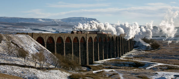 Leander Crossing Ribblehead Viaduct, Ref: 6987 pan